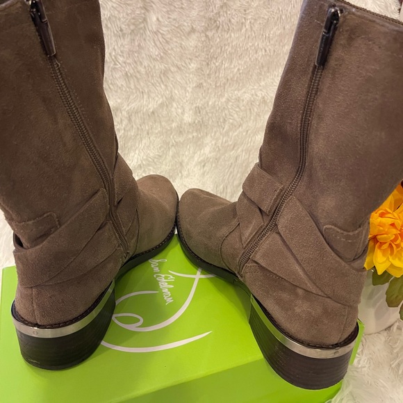 Vince Camuto Biege Suede Boots Size 8.5 - Picture 4 of 9
